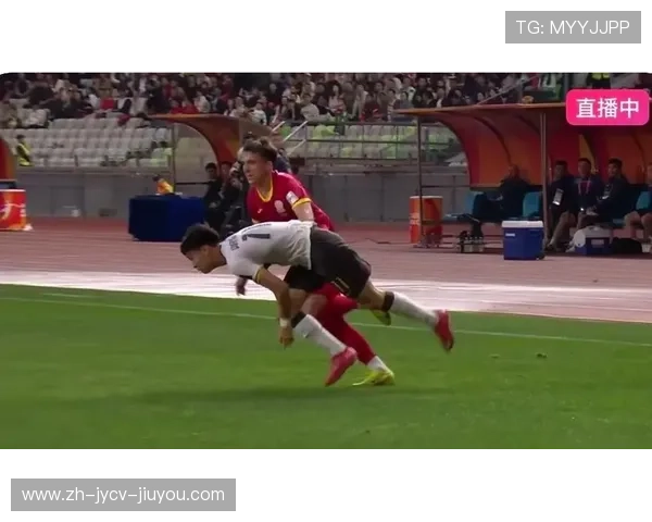 足球运动员的技术训练与战术配合 足球运动员的技术训练与战术配合